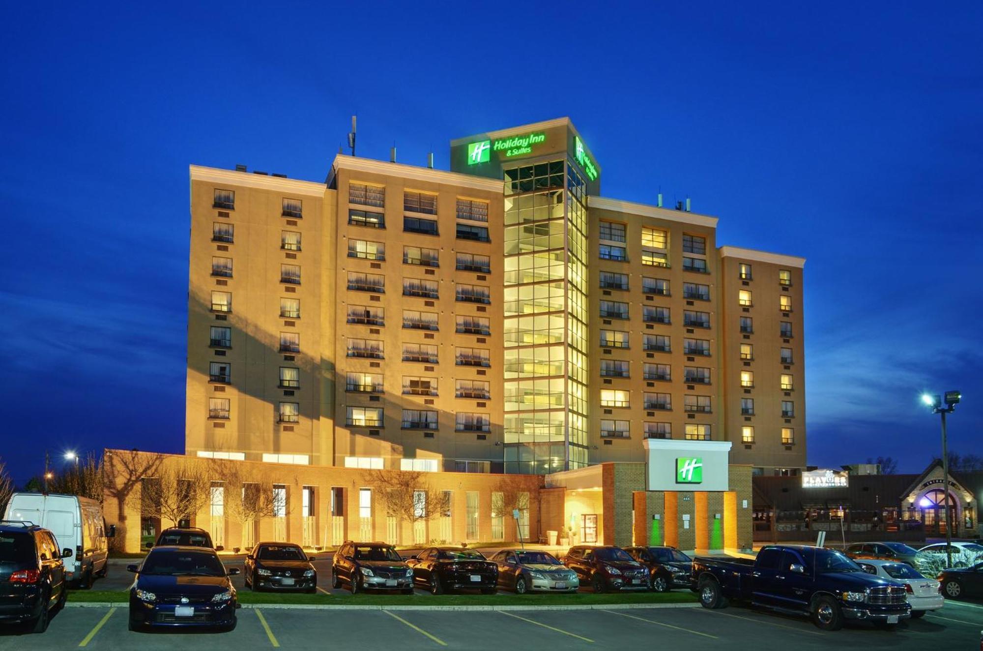 Holiday Inn Hotel & Suites London By Ihg Exterior photo